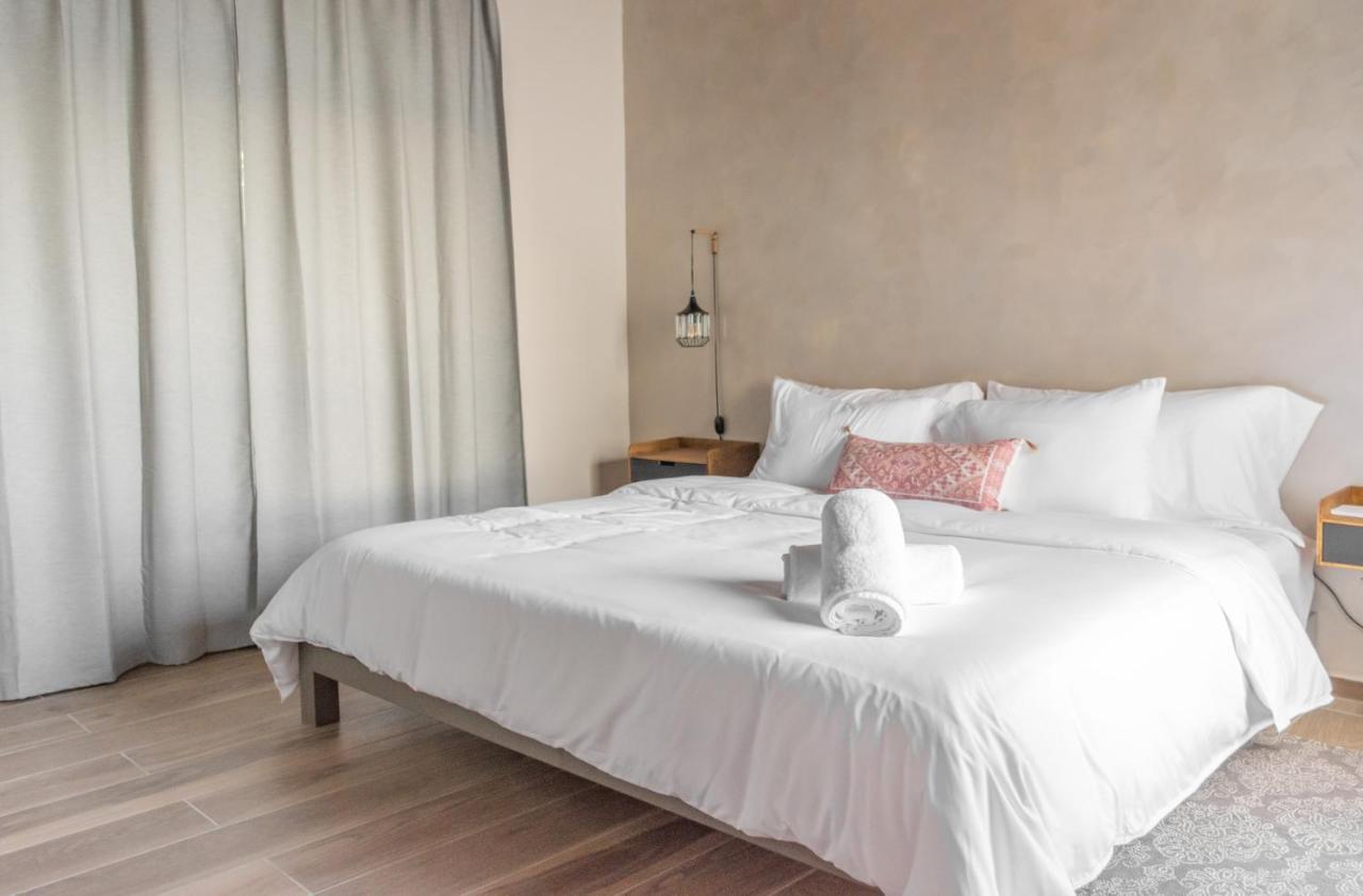 Tradewinds Apartments 辛普森湾 外观 照片