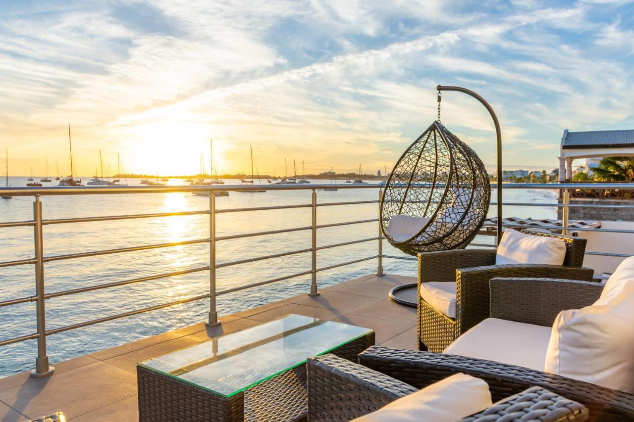 Tradewinds Apartments 辛普森湾 外观 照片