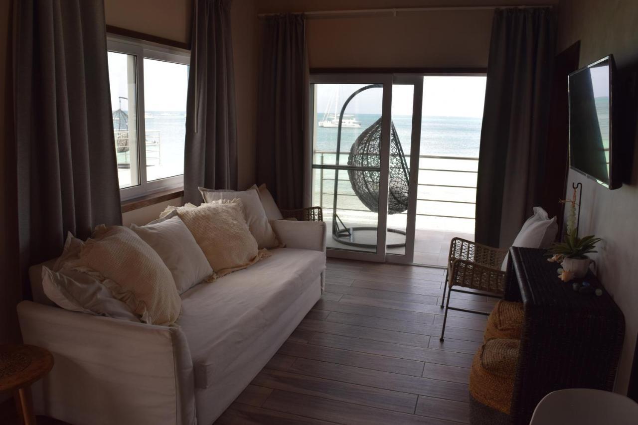 Tradewinds Apartments 辛普森湾 外观 照片