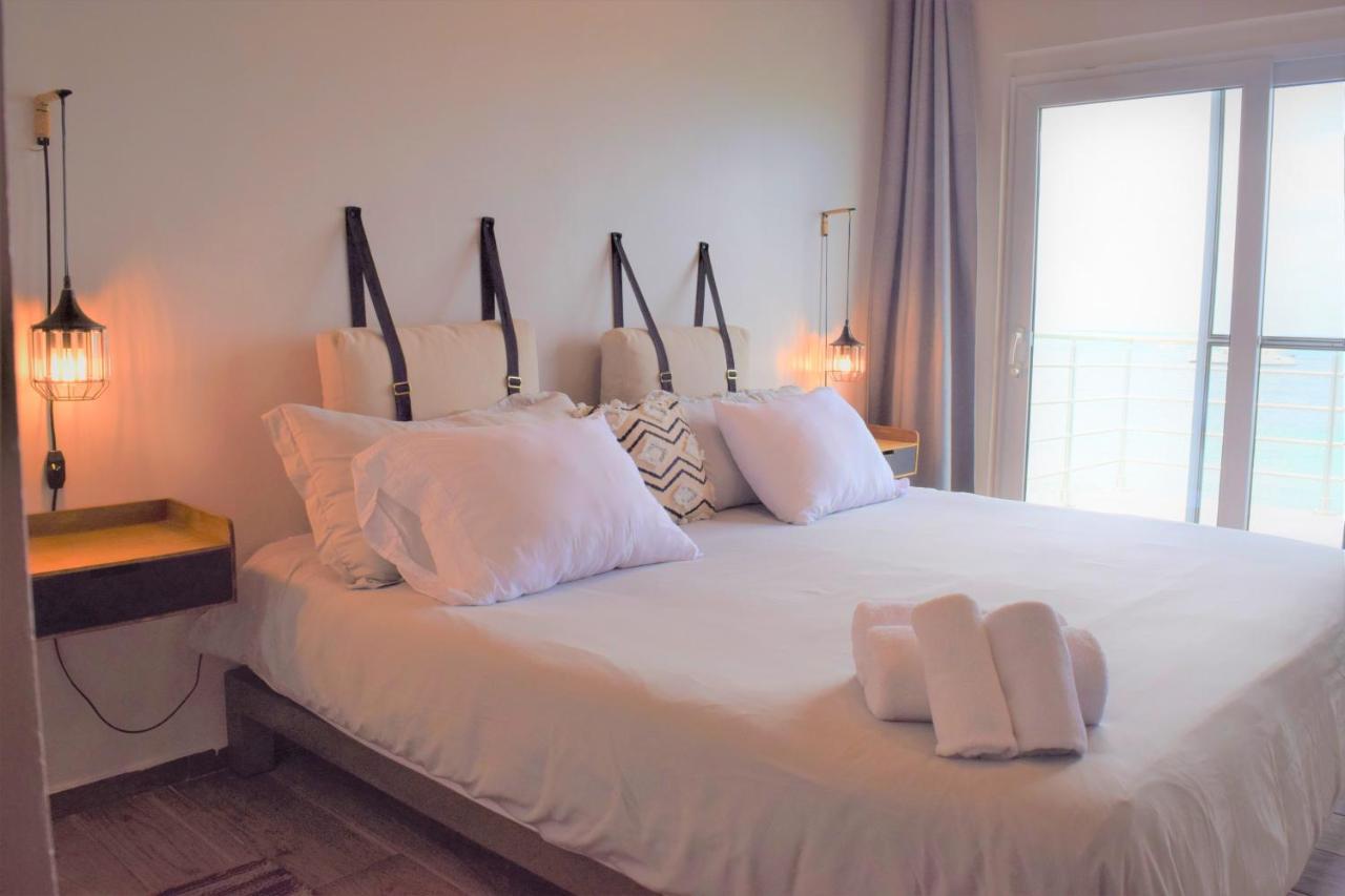 Tradewinds Apartments 辛普森湾 外观 照片