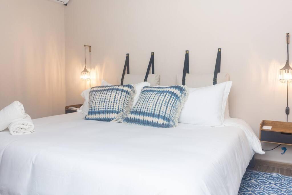 Tradewinds Apartments 辛普森湾 外观 照片