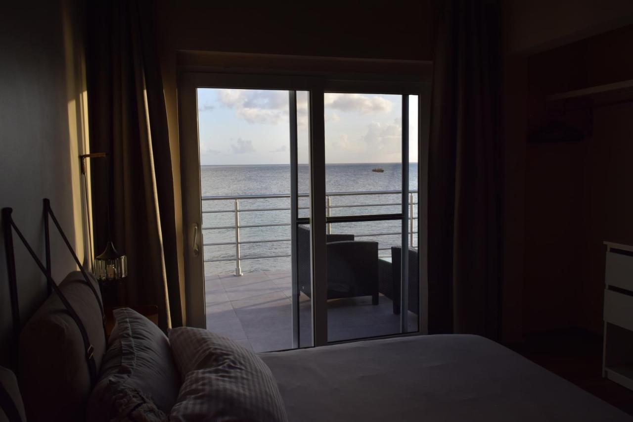 Tradewinds Apartments 辛普森湾 外观 照片